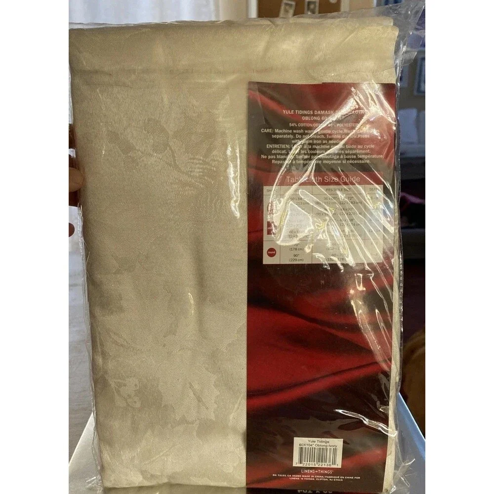 Holiday things Yule tidings Damask tablecloth oblong 60 x 104” new
